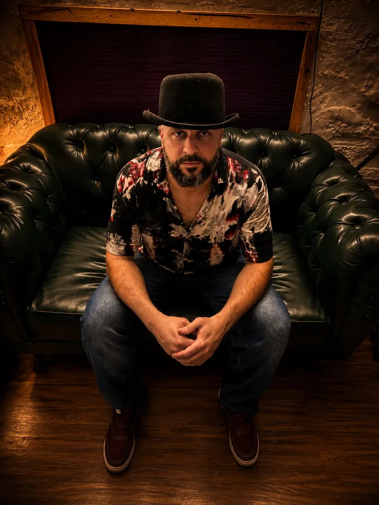 Luke Hoff, guitarrista da Rockaus